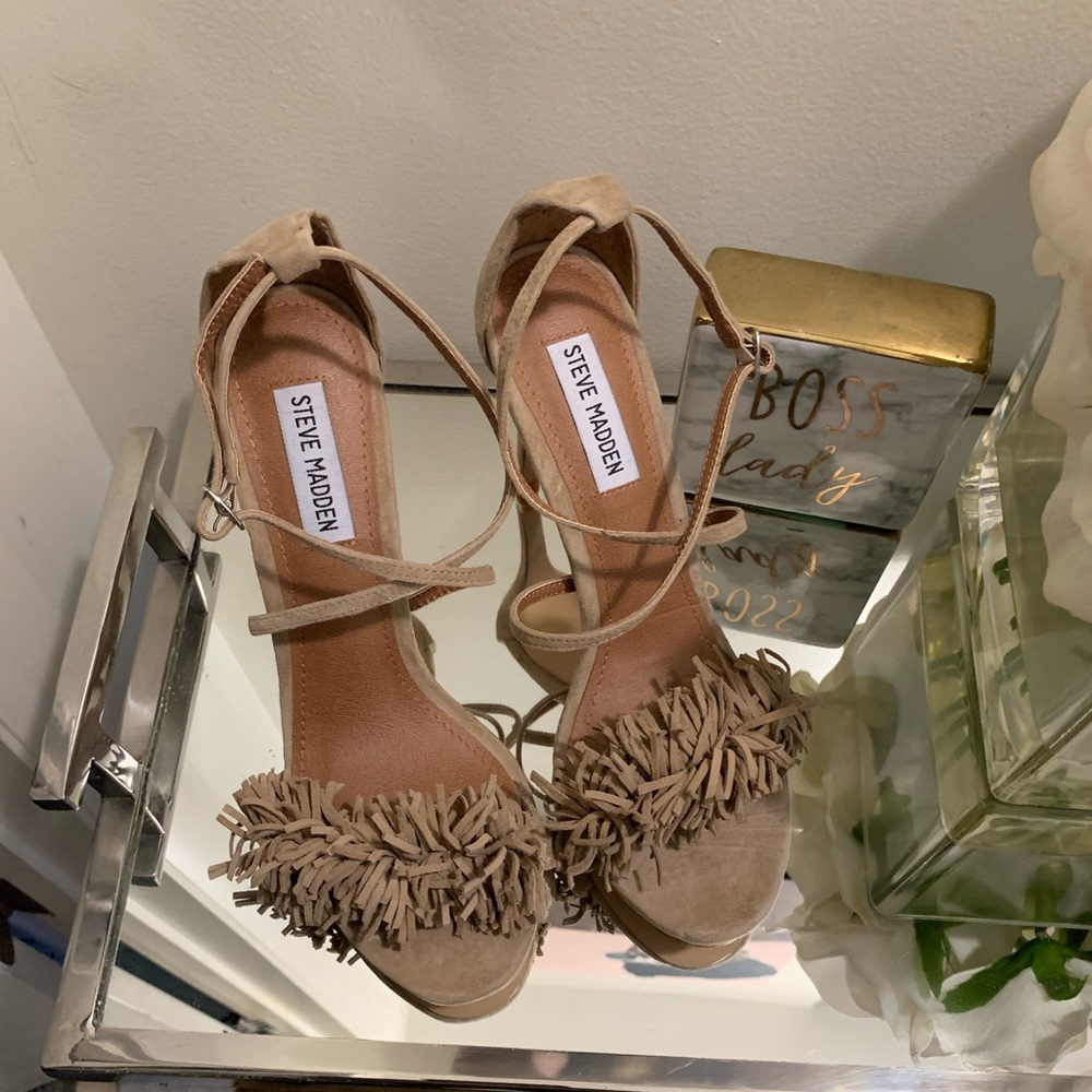 Brand-new pair of Steve Madden Strappy heels.